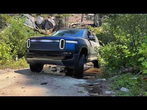 Load video: Color PPF Wrap | Colored Paint Protection Film for Rivian R1S